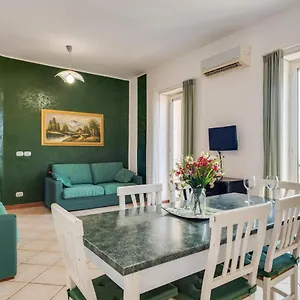 Roomy And Bright With Balconies X6 Appartamento
